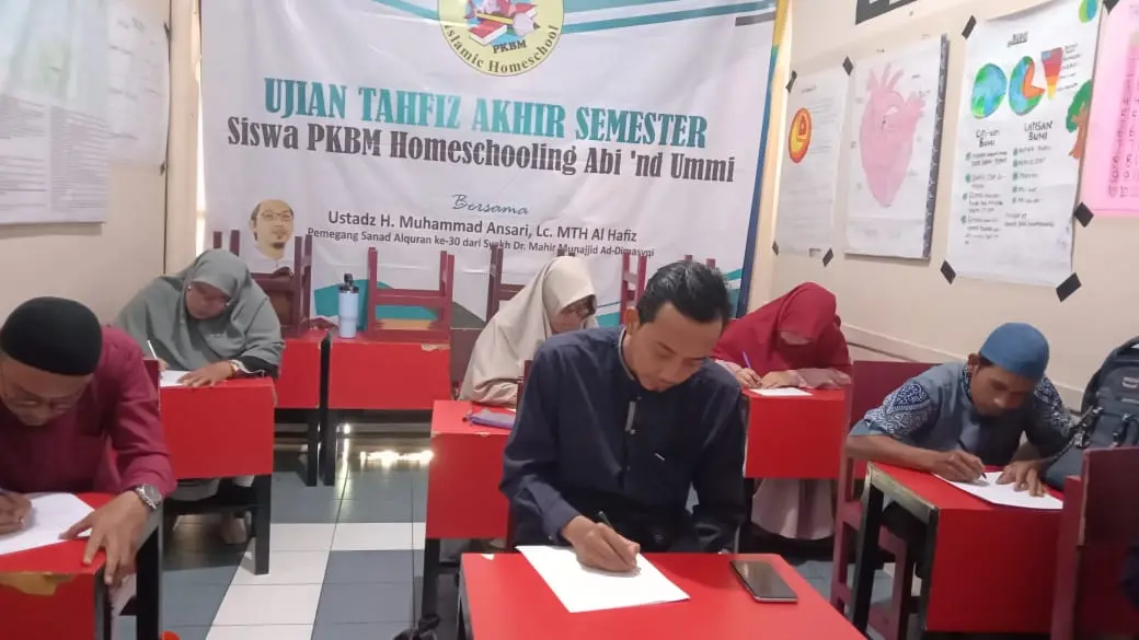 Siswa mengikuti ujian tahsin di Abi’nd Ummi Islamic Homeschool Medan